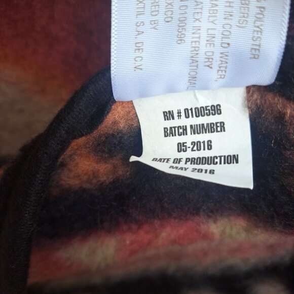 Earth Ragz 55 X 46 Badlands South Dakota Throw Blanket - Picture 4 of 5